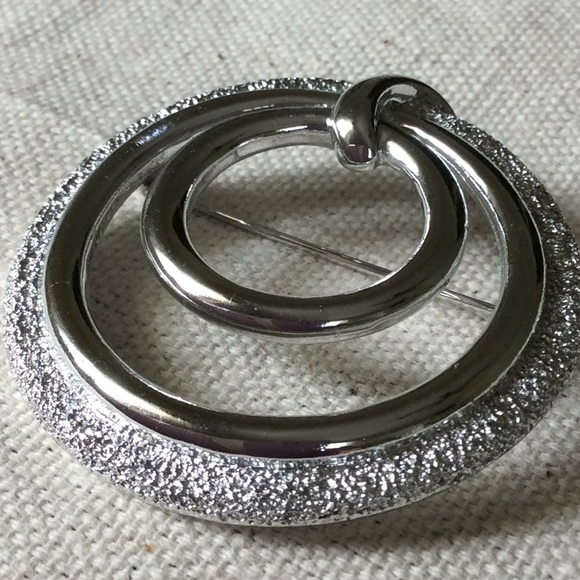 Vintage Coventry Brooch - Picture 5 of 5